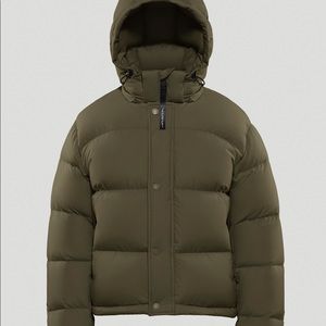 Super Puff Shorty in Army Green